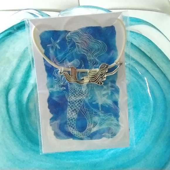 New in Package Mermaid Necklace - Picture 1 of 6